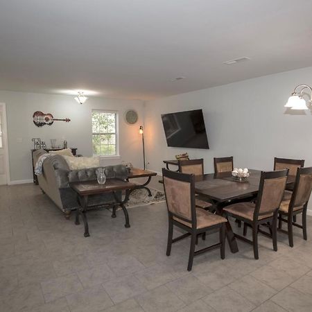 Elegant 3 Bedroom Apt With Free Parking And Balcony Nashville Exterior foto